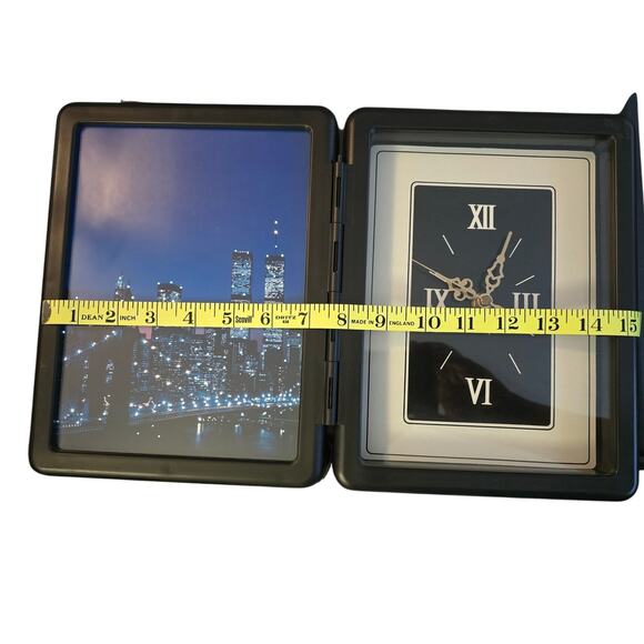 Hinged‎ Clock w/ NYC Skyline w/Twin Towers w/ Fiber Optic Color Changing Lights - Picture 11 of 11